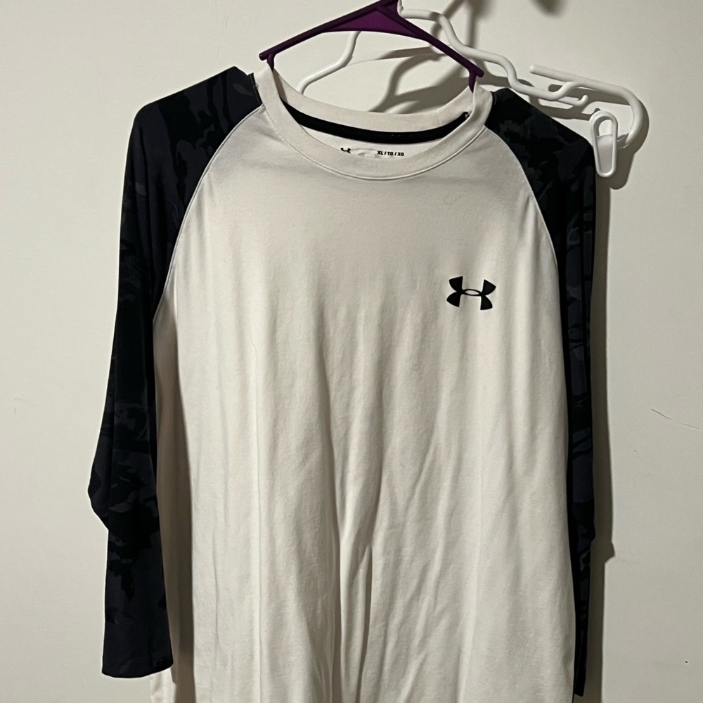 Under Armour Men's White and Black Raglan Long Sleeve Tee